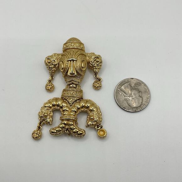 Vintage Monet Statement Brooch Etruscan Revival Style Gold Tone 3” Aztec - Picture 6 of 9